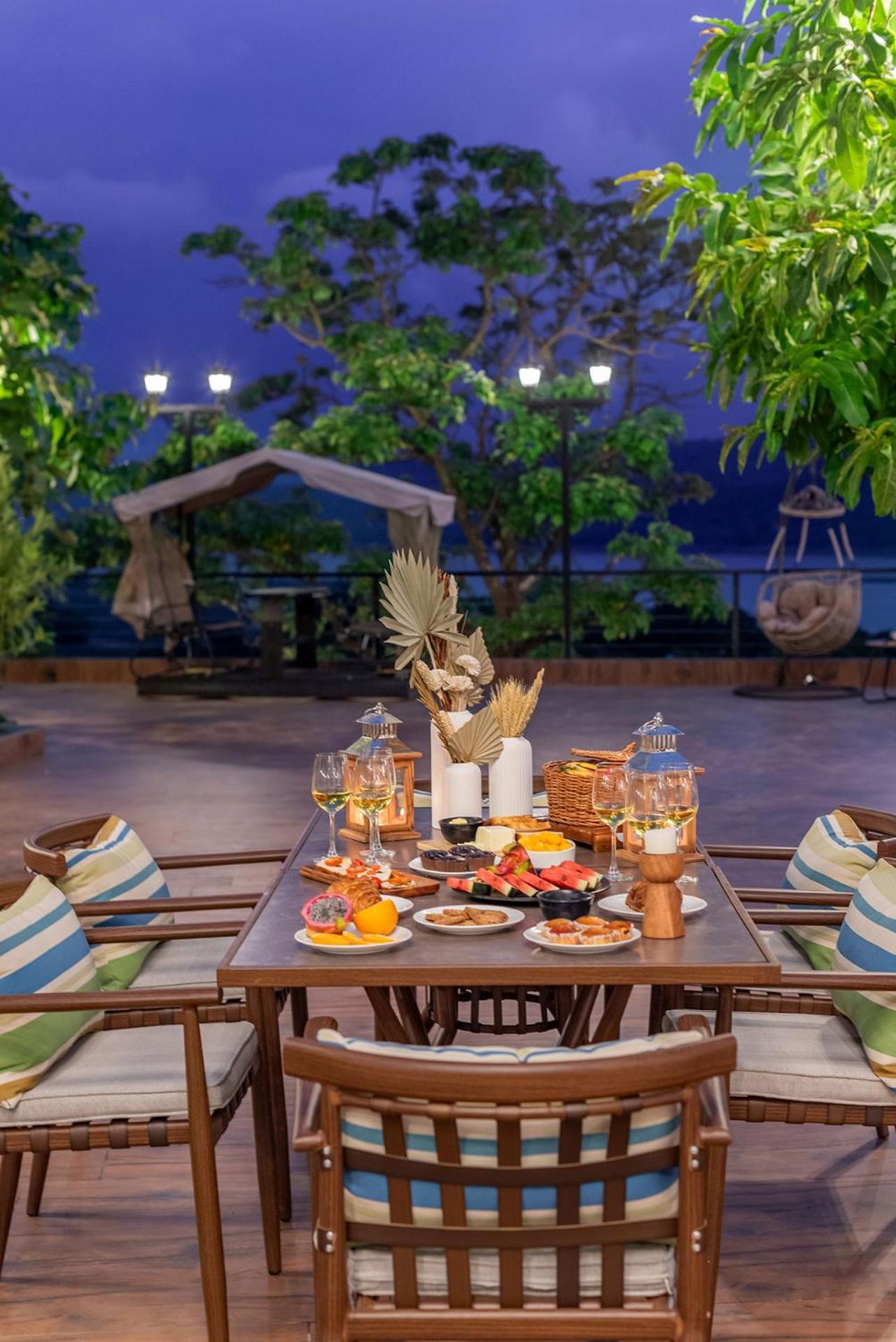 Stayvista At La Nirvana With Pool, Music Speaker & Indoor-Outdoor Game Lonavala Exterior foto