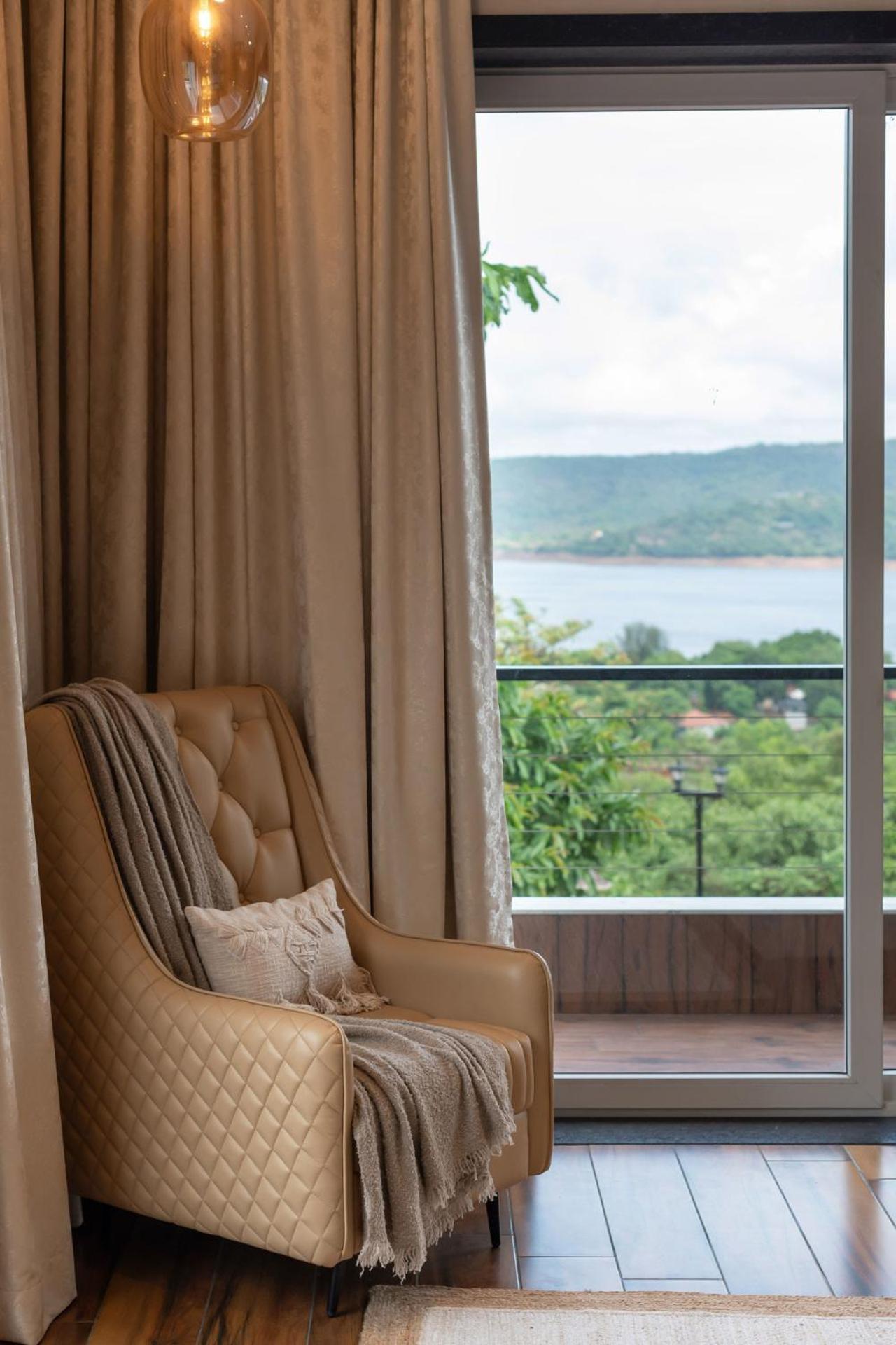 Stayvista At La Nirvana With Pool, Music Speaker & Indoor-Outdoor Game Lonavala Exterior foto