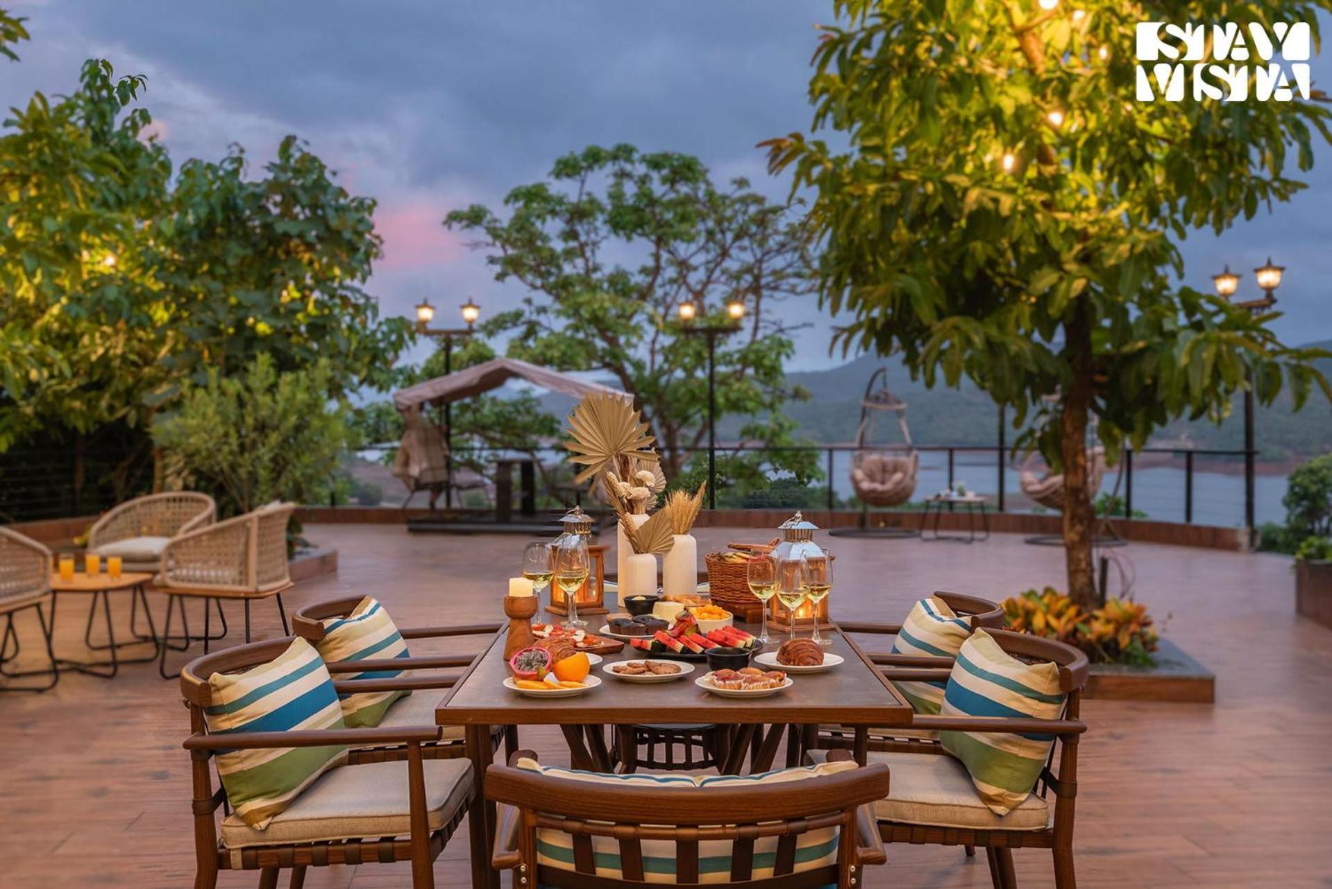 Stayvista At La Nirvana With Pool, Music Speaker & Indoor-Outdoor Game Lonavala Exterior foto