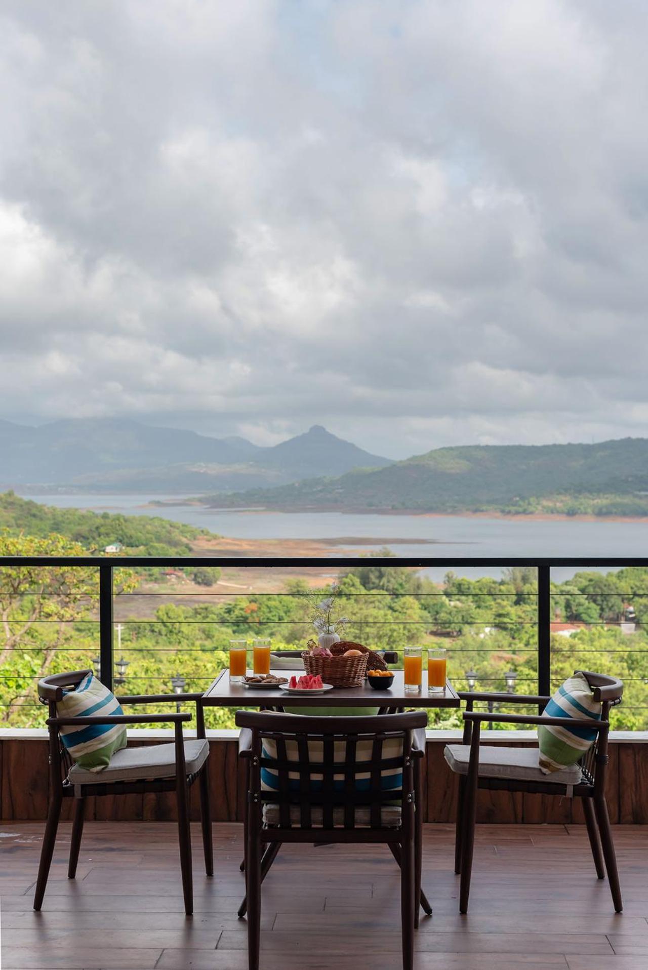 Stayvista At La Nirvana With Pool, Music Speaker & Indoor-Outdoor Game Lonavala Exterior foto