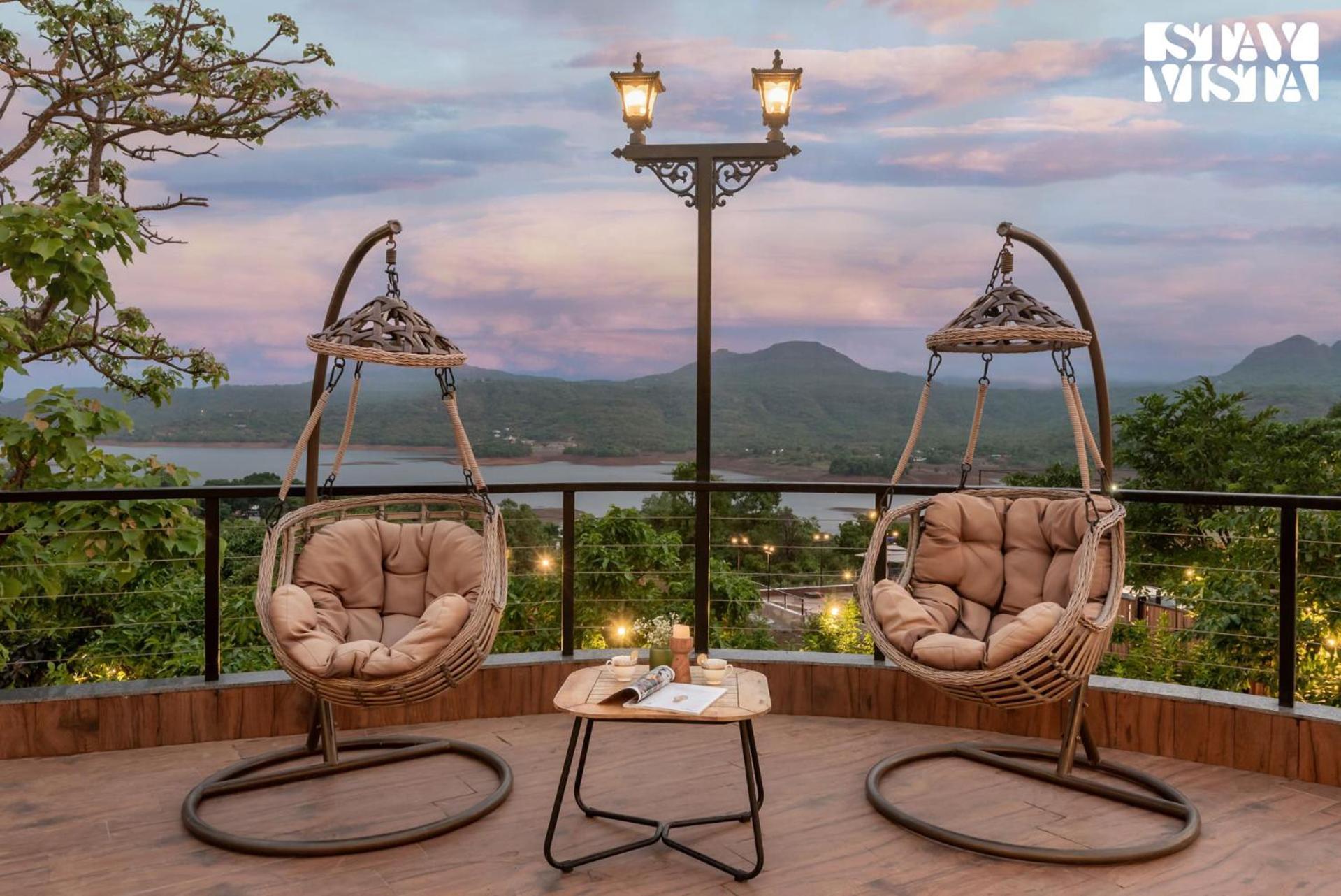 Stayvista At La Nirvana With Pool, Music Speaker & Indoor-Outdoor Game Lonavala Exterior foto